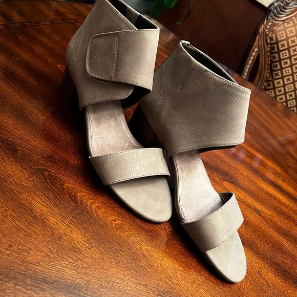 AEROSOLES Shoes - Aerosoles Heelrest Open toe Sandal